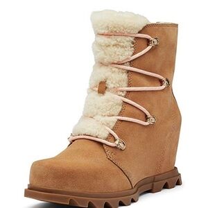 WOMEN'S JOAN OF ARCTIC™ WEDGE III LACE COZY BOOTIE New in Box